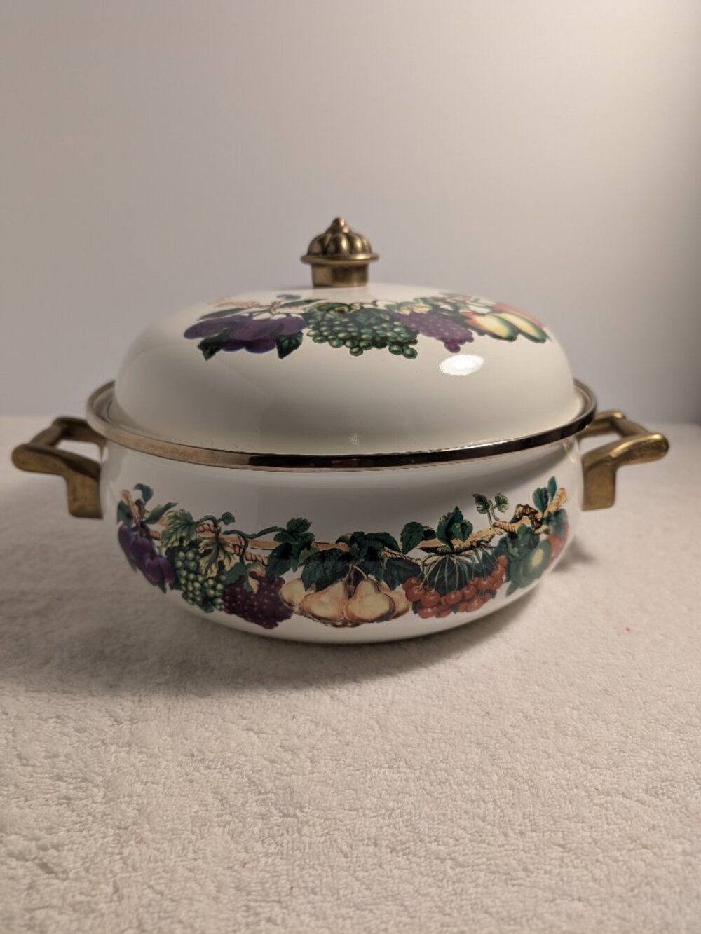 VINTAGE TABLETOP FRUIT DESIGN CERAMIC CASSEROLE DISH (NEW)